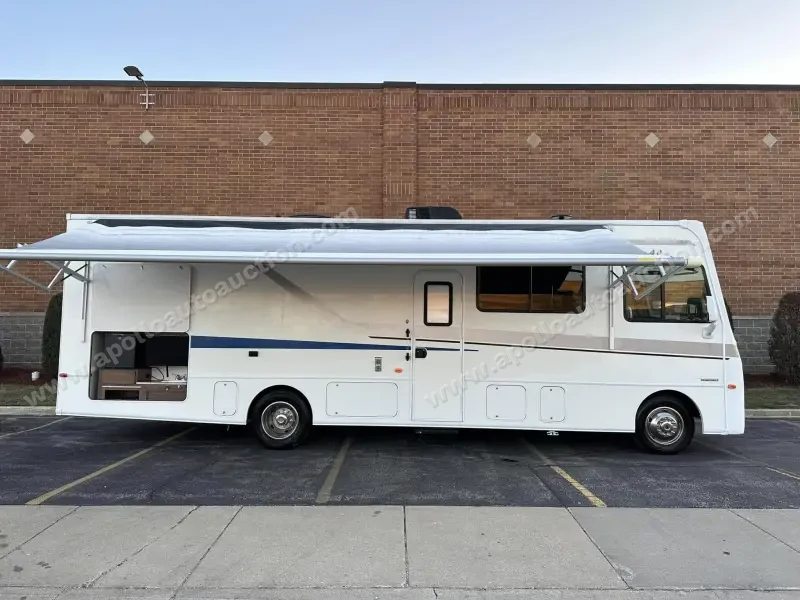 2018 Winnebago Intent 31P photo 14