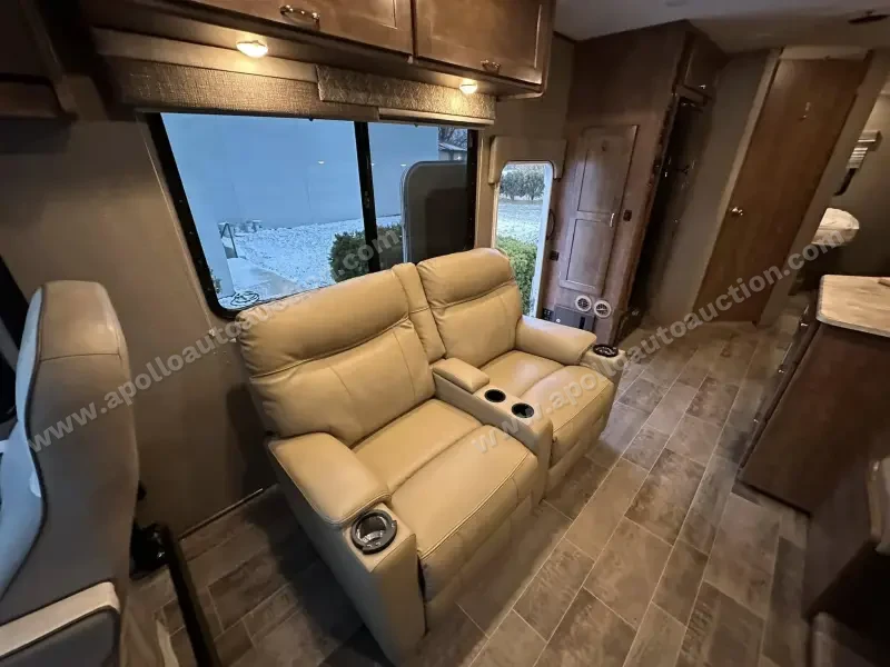 2018 Winnebago Intent 31P photo 28