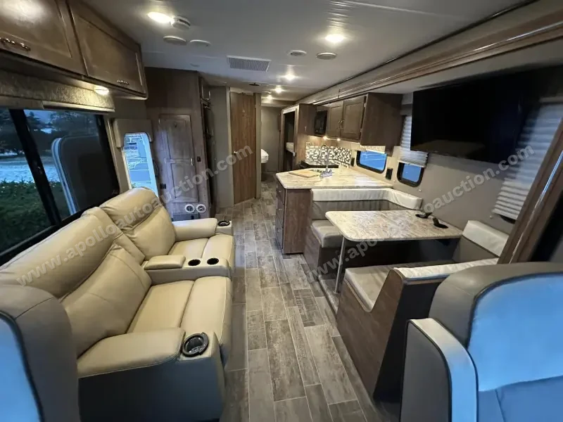 2018 Winnebago Intent 31P photo 25