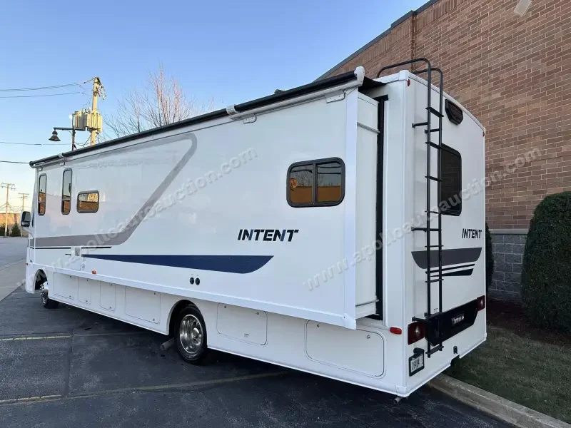 2018 Winnebago Intent 31P photo 9