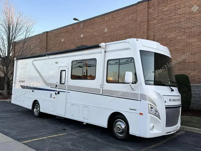 2018 Winnebago Intent 31P photo 12