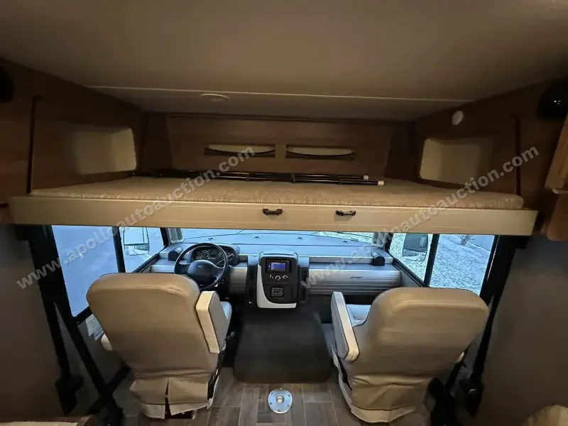 2018 Winnebago Intent 31P photo 45