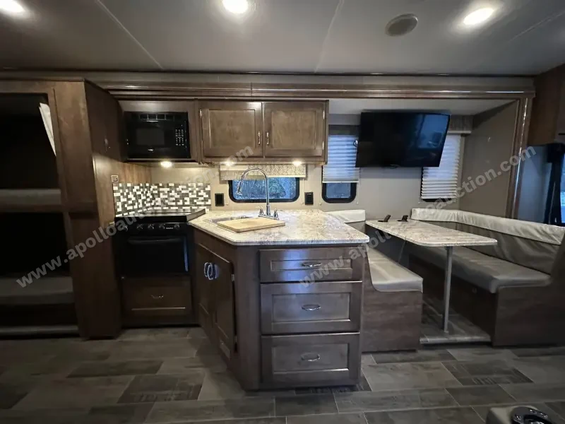 2018 Winnebago Intent 31P photo 29