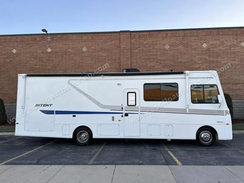 2018 Winnebago Intent 31P photo 10