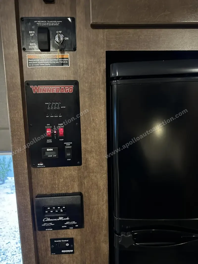 2018 Winnebago Intent 31P photo 42