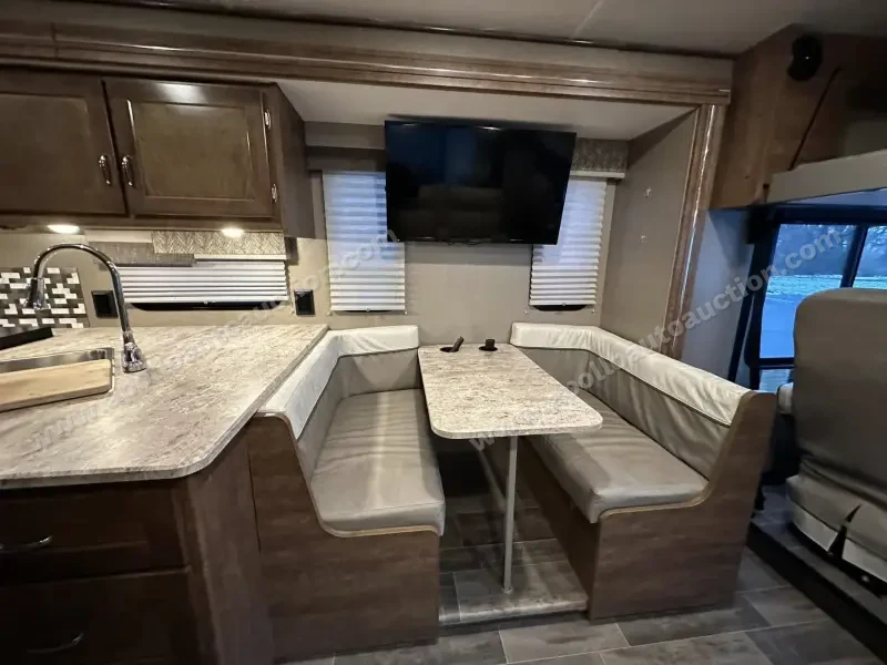 2018 Winnebago Intent 31P photo 51