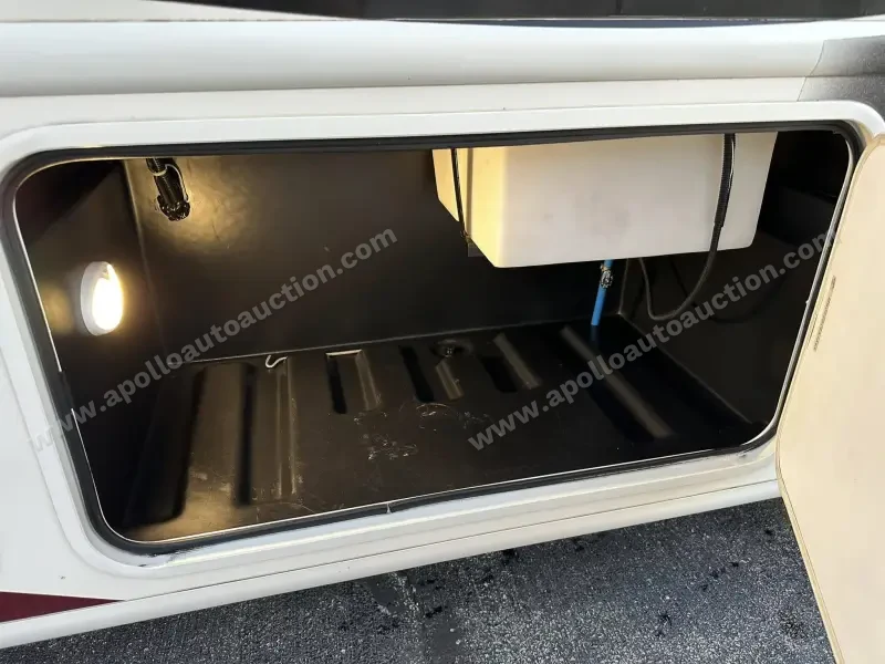 2018 Thor Motor Coach Hurricane 29M photo 23