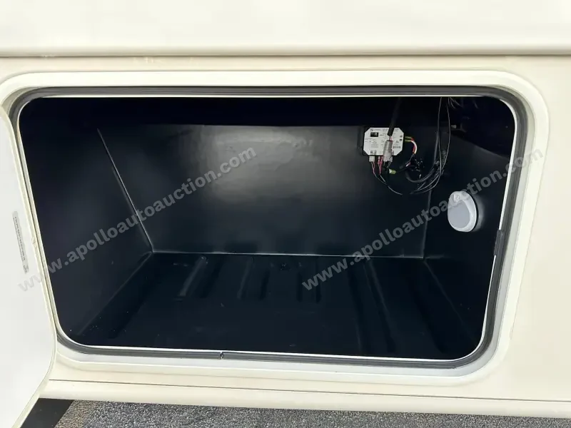 2018 Thor Motor Coach Hurricane 29M photo 6