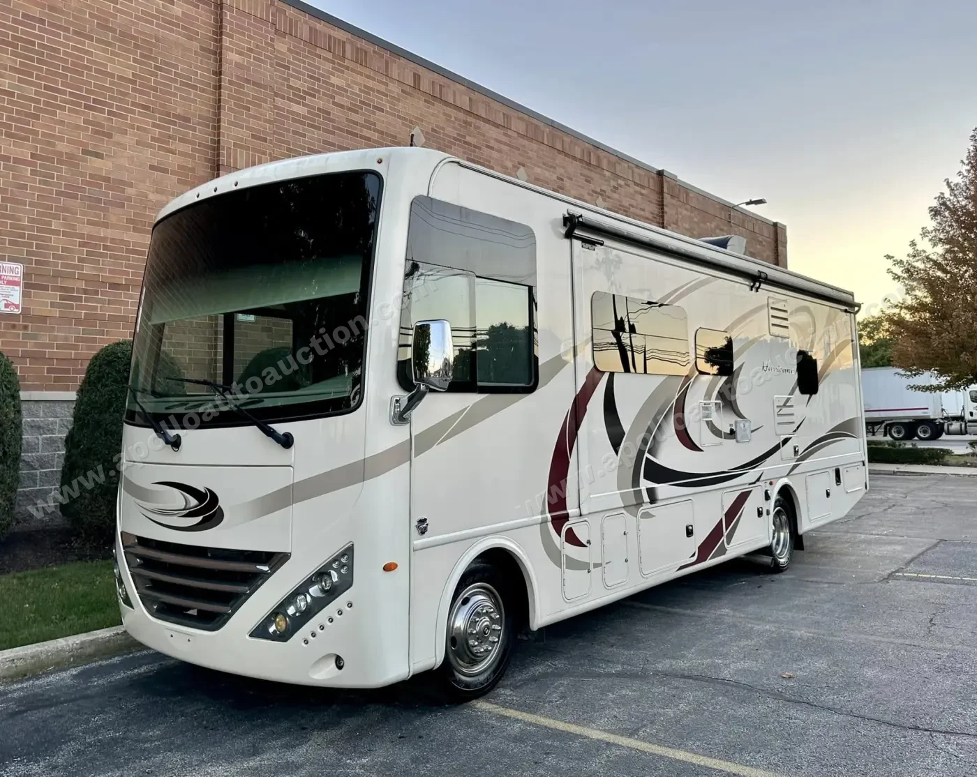 2018 Thor Motor Coach Hurricane 29M