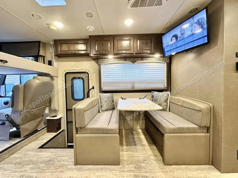 2018 Thor Motor Coach Hurricane 29M photo 42