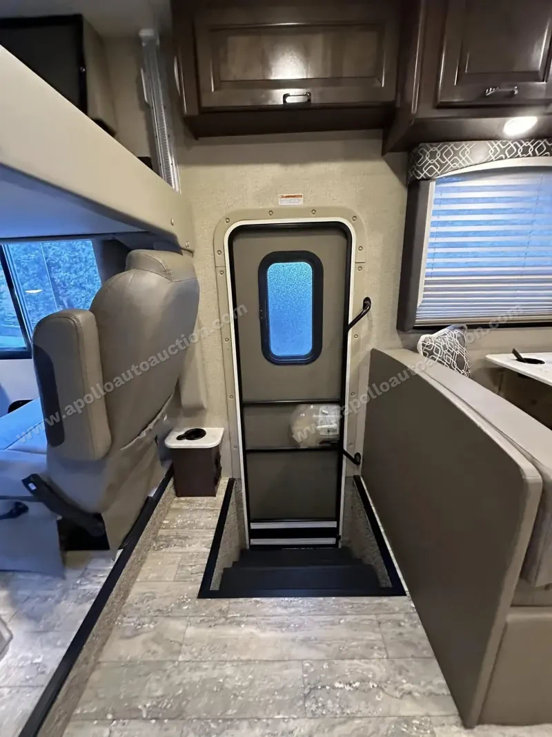 2018 Thor Motor Coach Hurricane 29M photo 64