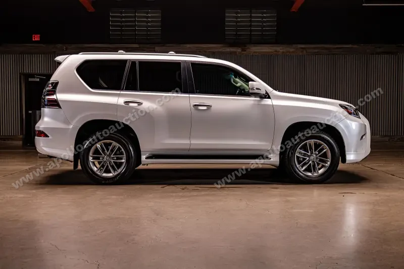 2023 Lexus GX 460 Base photo 6
