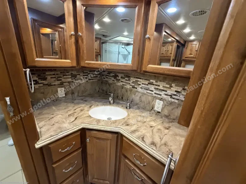 2014 Tiffin Phaeton 40QBH photo 64