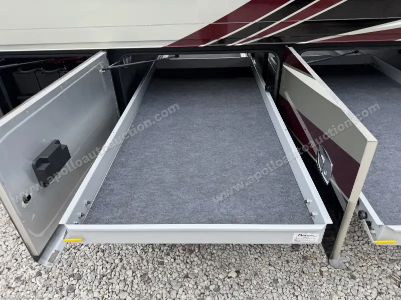 2014 Tiffin Phaeton 40QBH photo 27