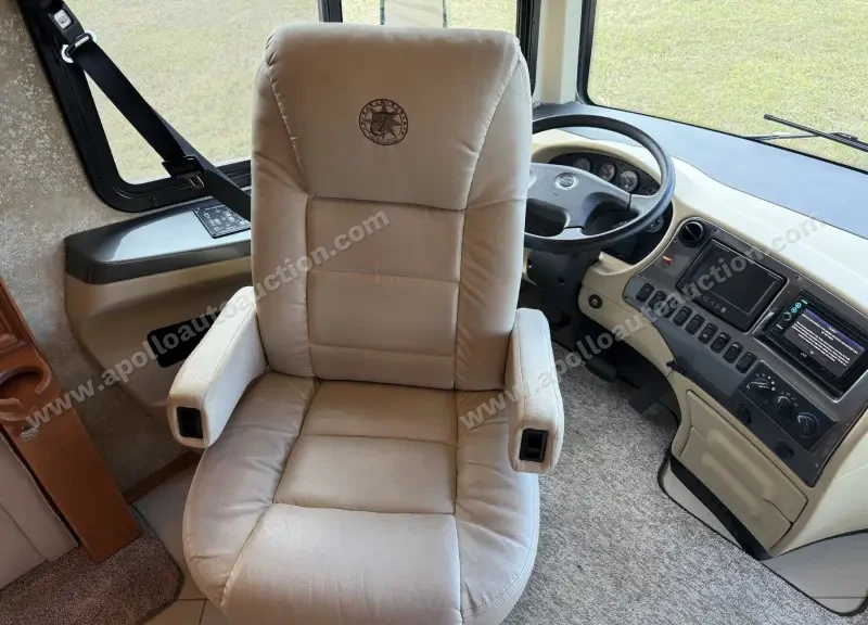 2011 Tiffin Phaeton 36 QSH photo 58