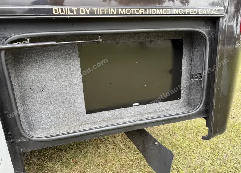 2011 Tiffin Phaeton 36 QSH photo 19