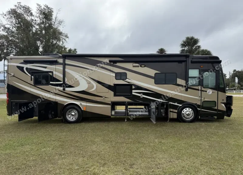2011 Tiffin Phaeton 36 QSH photo 10