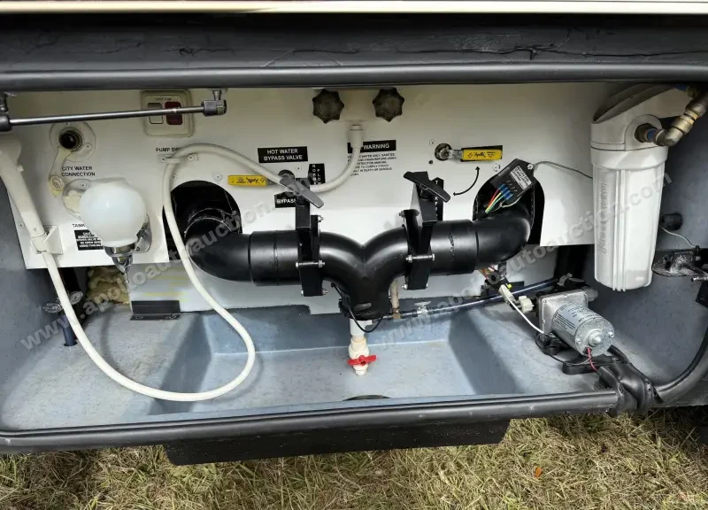 2011 Tiffin Phaeton 36 QSH photo 22