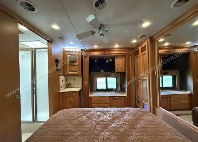 2011 Tiffin Phaeton 36 QSH photo 49