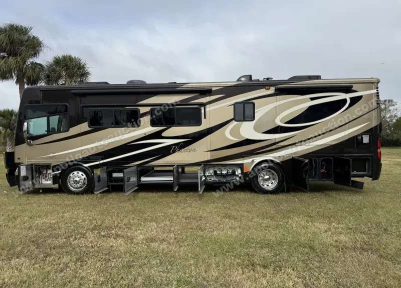 2011 Tiffin Phaeton 36 QSH photo 18