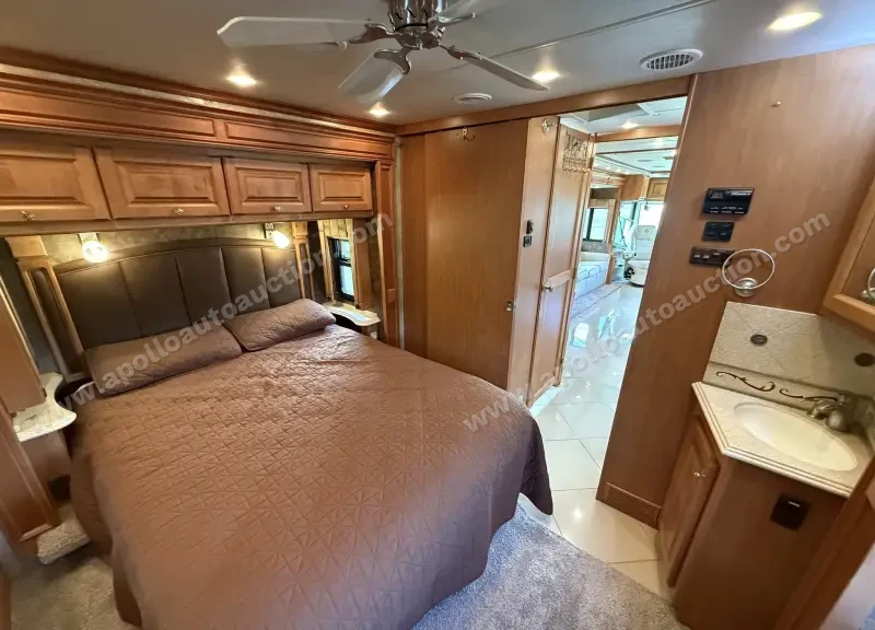 2011 Tiffin Phaeton 36 QSH photo 53