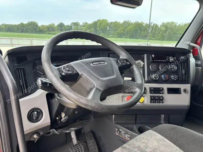 2020 Freightliner CASCADIA 126 Sleeper photo 13