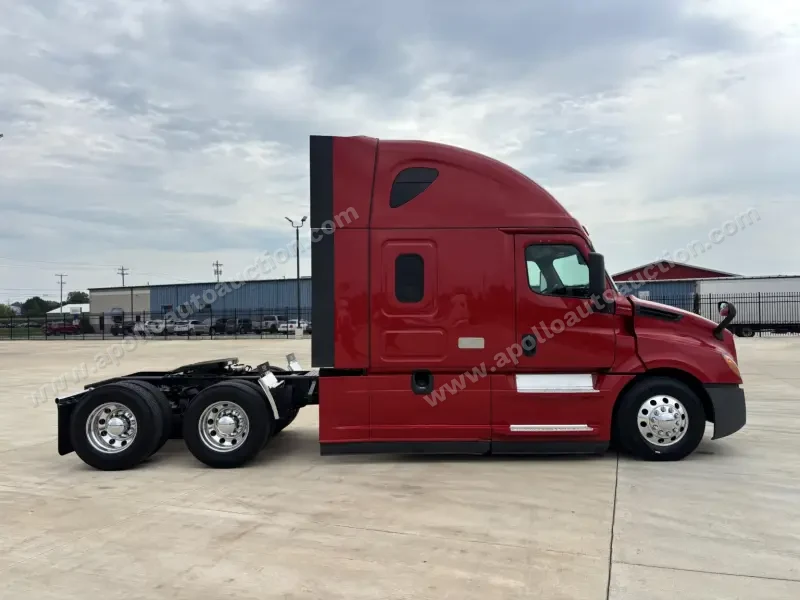 2020 Freightliner CASCADIA 126 Sleeper photo 6