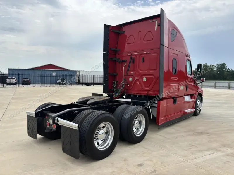 2020 Freightliner CASCADIA 126 Sleeper photo 5