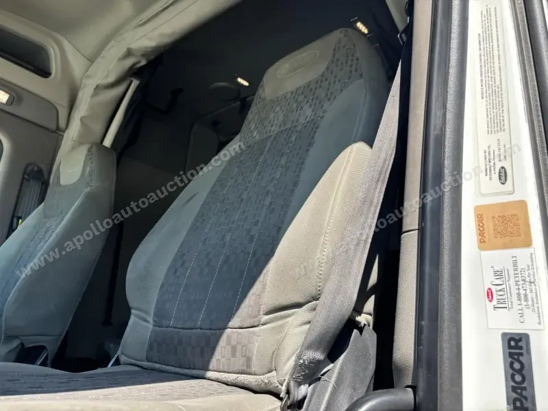 2019 Peterbilt 579 photo 14