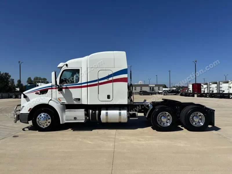 2019 Peterbilt 579 photo 3