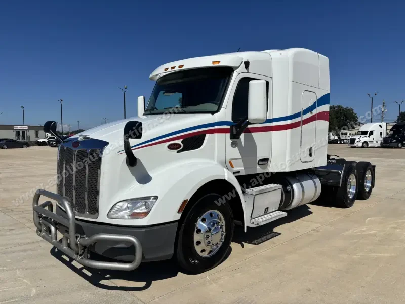 2019 Peterbilt 579 photo 1