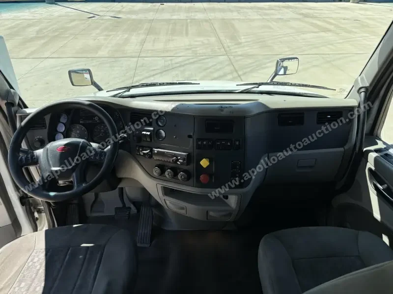 2019 Peterbilt 579 photo 8