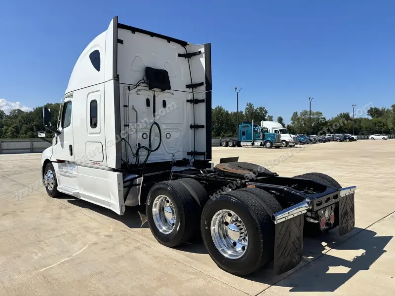 2022 Freightliner CASCADIA 126 photo 5