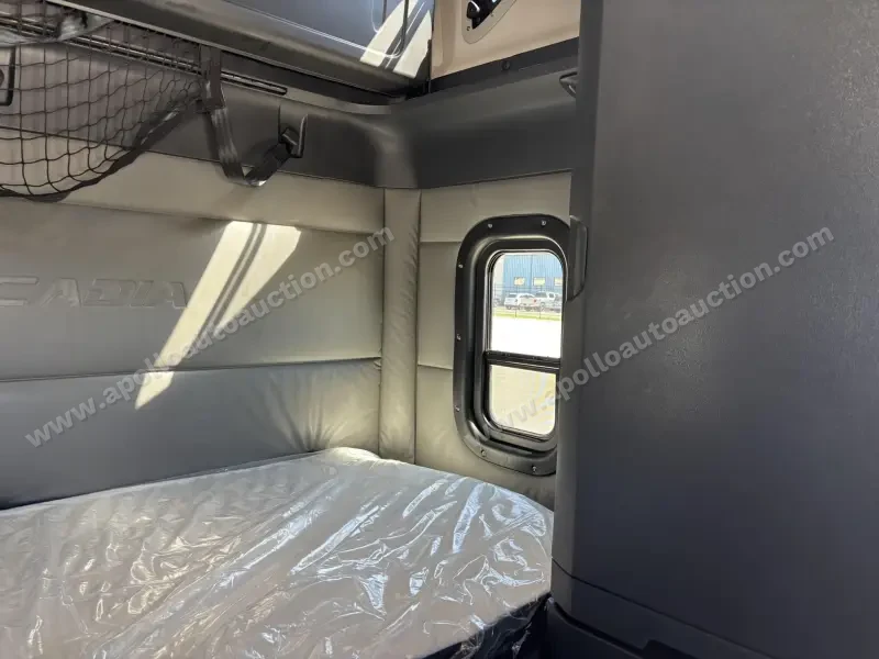 2022 Freightliner CASCADIA 126 photo 9
