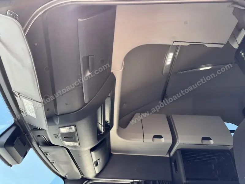 2021 Freightliner CASCADIA 126 - 72″ Raised Roof photo 13