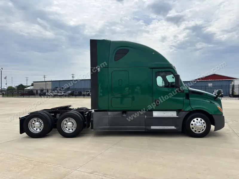 2019 Freightliner CASCADIA 126 - Detroit DD15 400HP photo 9
