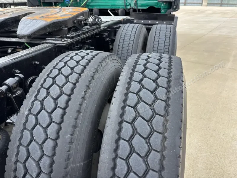 2019 Freightliner CASCADIA 126 - Detroit DD15 400HP photo 24