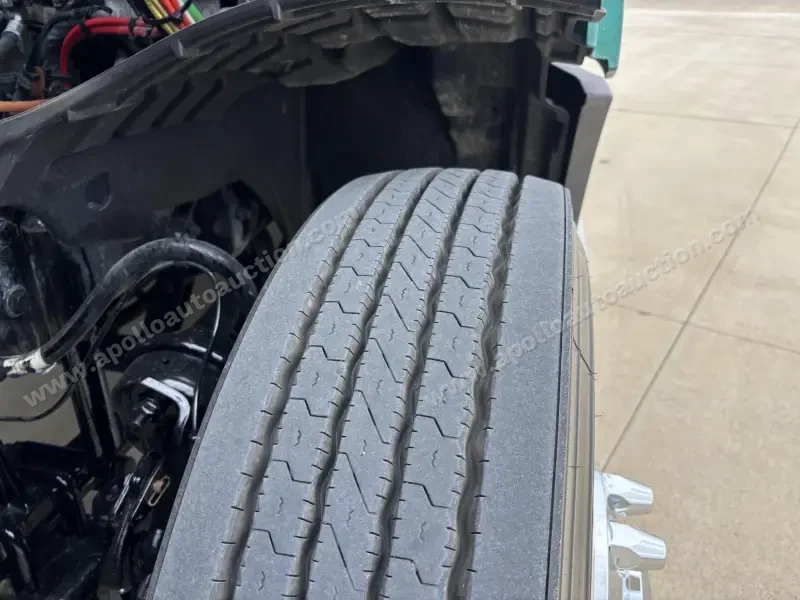 2019 Freightliner CASCADIA 126 - Detroit DD15 400HP photo 3