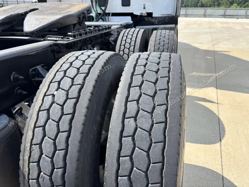 2022 Peterbilt 579 photo 23