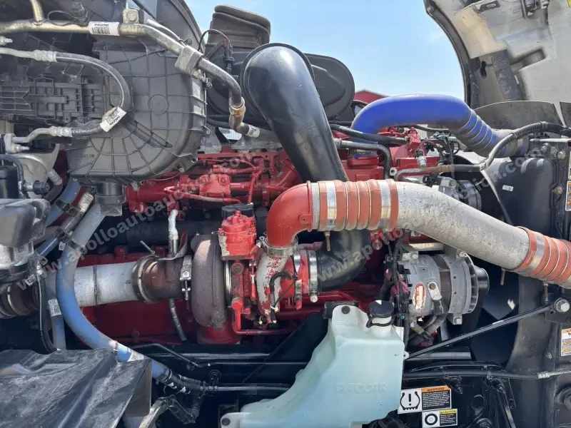 2022 Peterbilt 579 photo 10