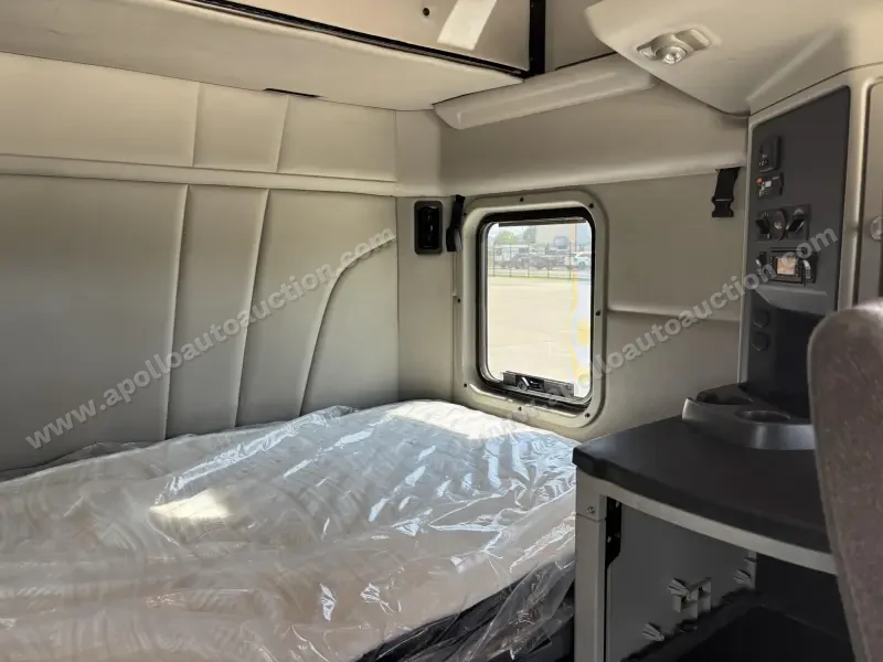 2022 Peterbilt 579 photo 17