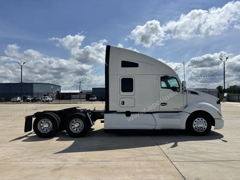 2020 Kenworth T680 photo 4
