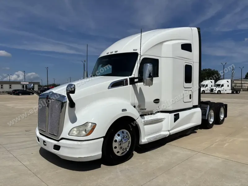 2020 Kenworth T680 photo 1