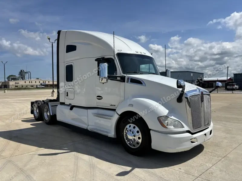 2020 Kenworth T680 photo 2