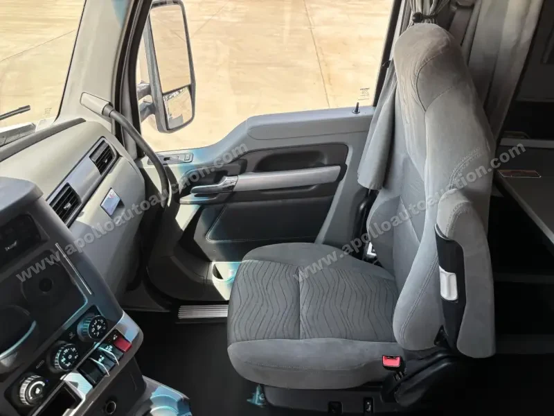 2020 Kenworth T680 photo 14