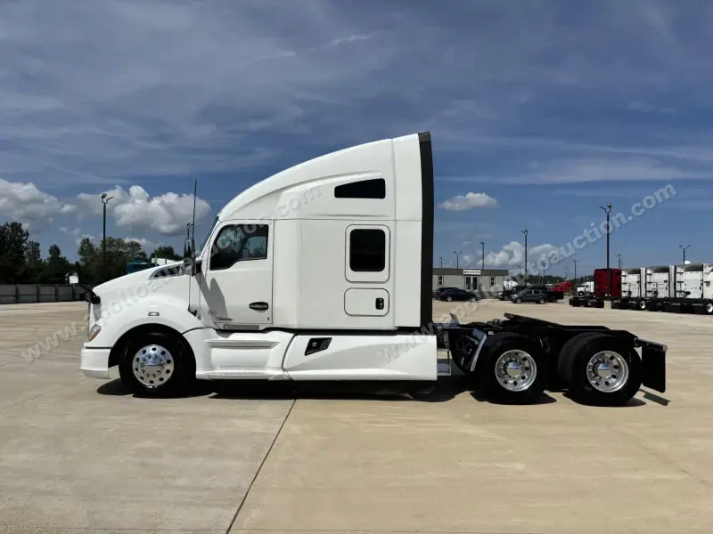 2020 Kenworth T680 photo 3