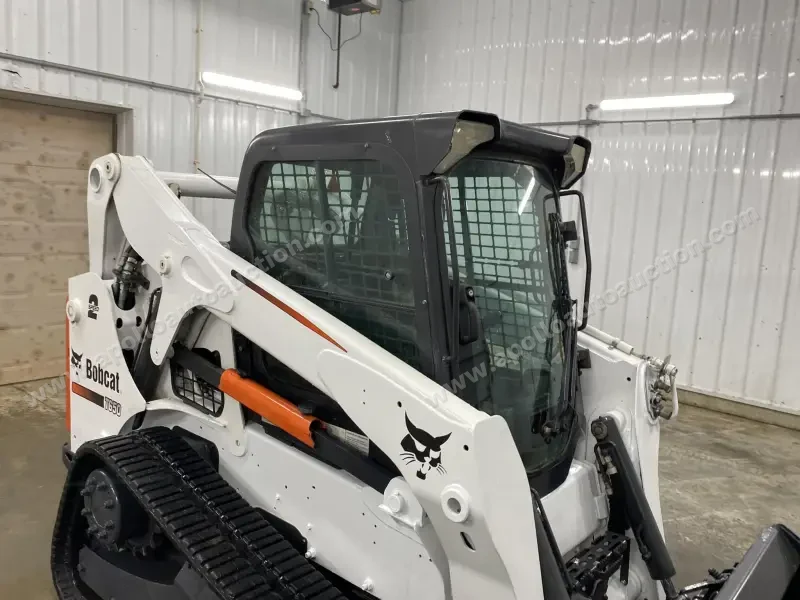 2014 Bobcat T650 photo 8