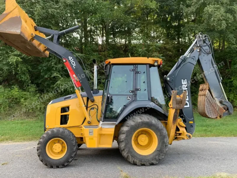 2017 John Deere 410L photo 6