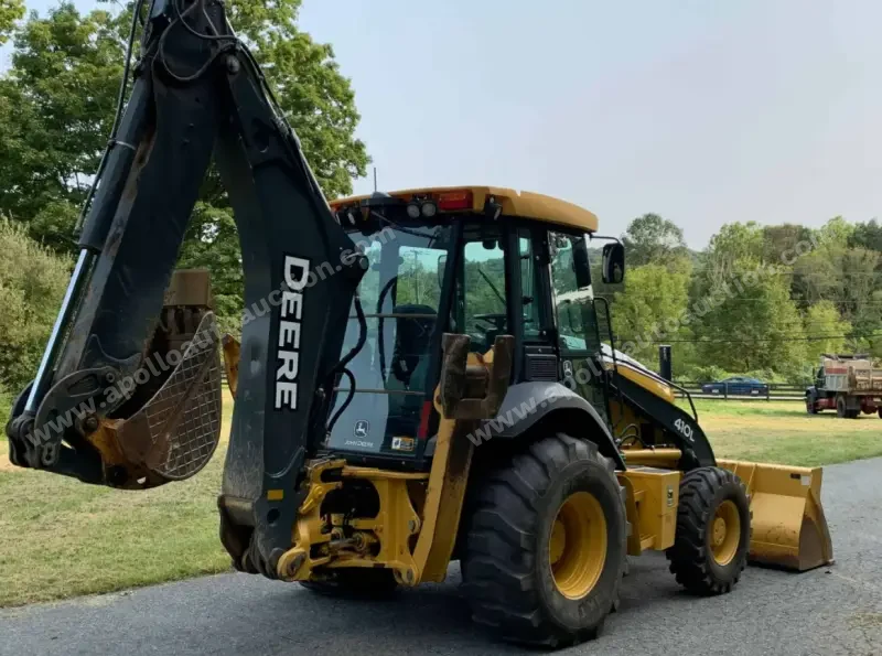 2017 John Deere 410L photo 4