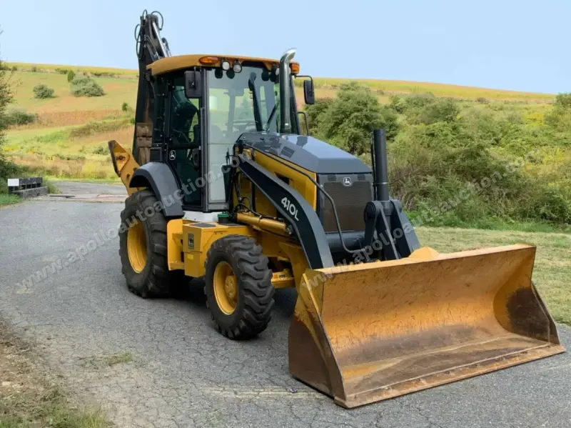 2017 John Deere 410L photo 3